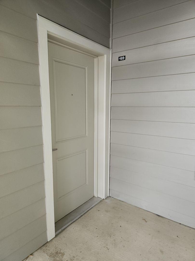 Lebanon Apartment: 1900 S 2nd St