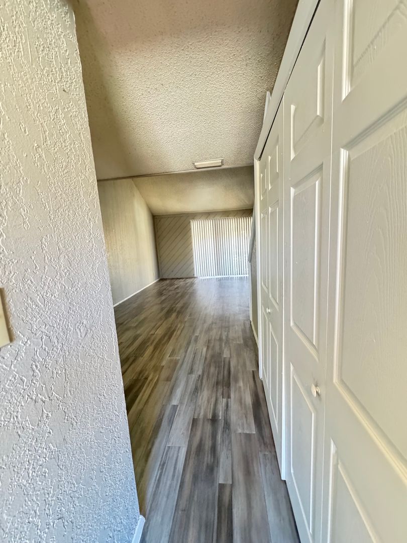 Tulsa Apartment: 2002 E 73rd St