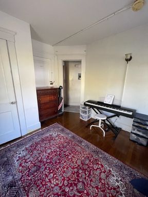 1 MONTH | Studio in East Rock with heat and HW included! – photo 1