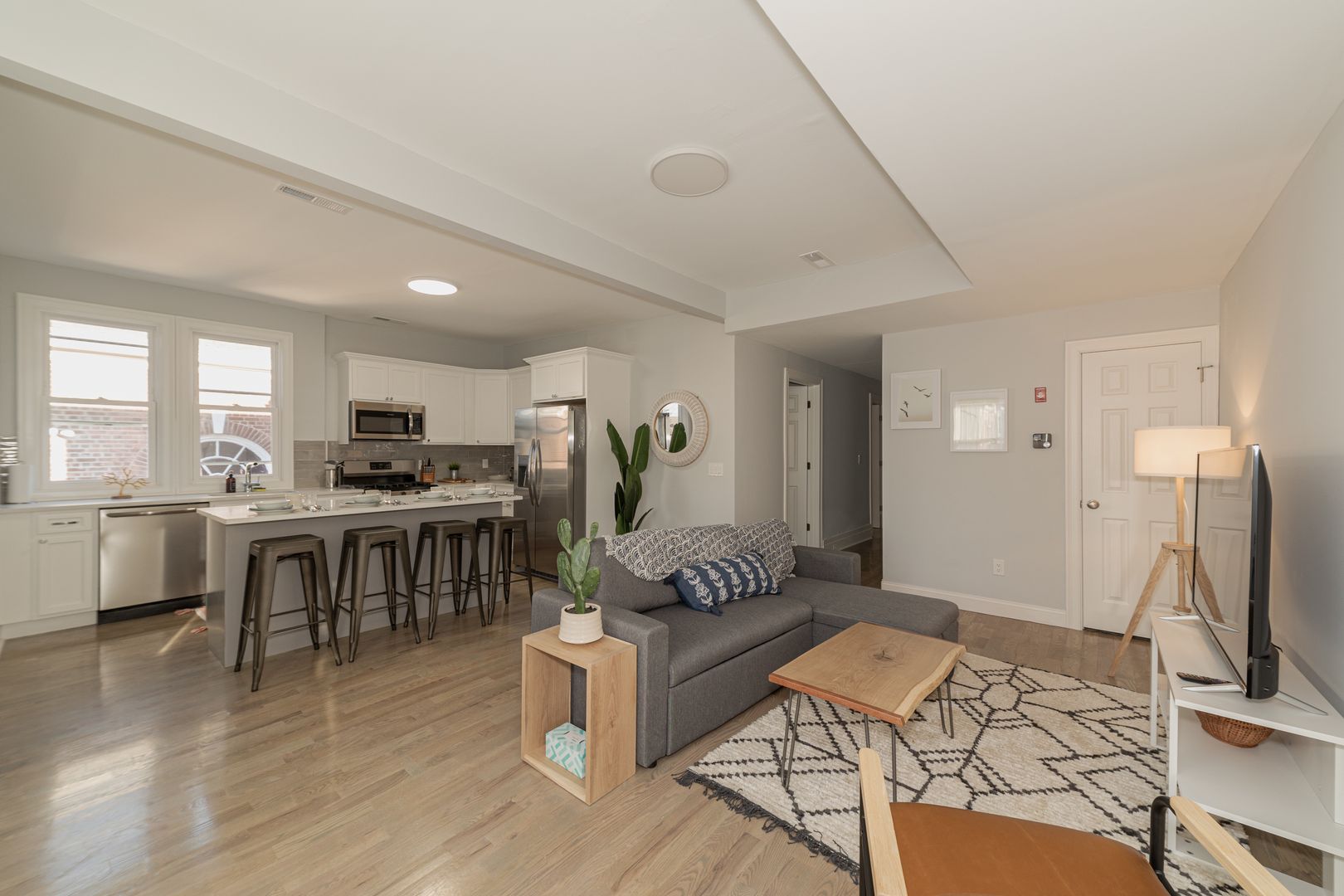 New Haven Apartment: 584 Orange Street