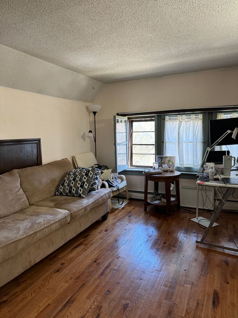 New Haven Apartment: 608 Orange Street