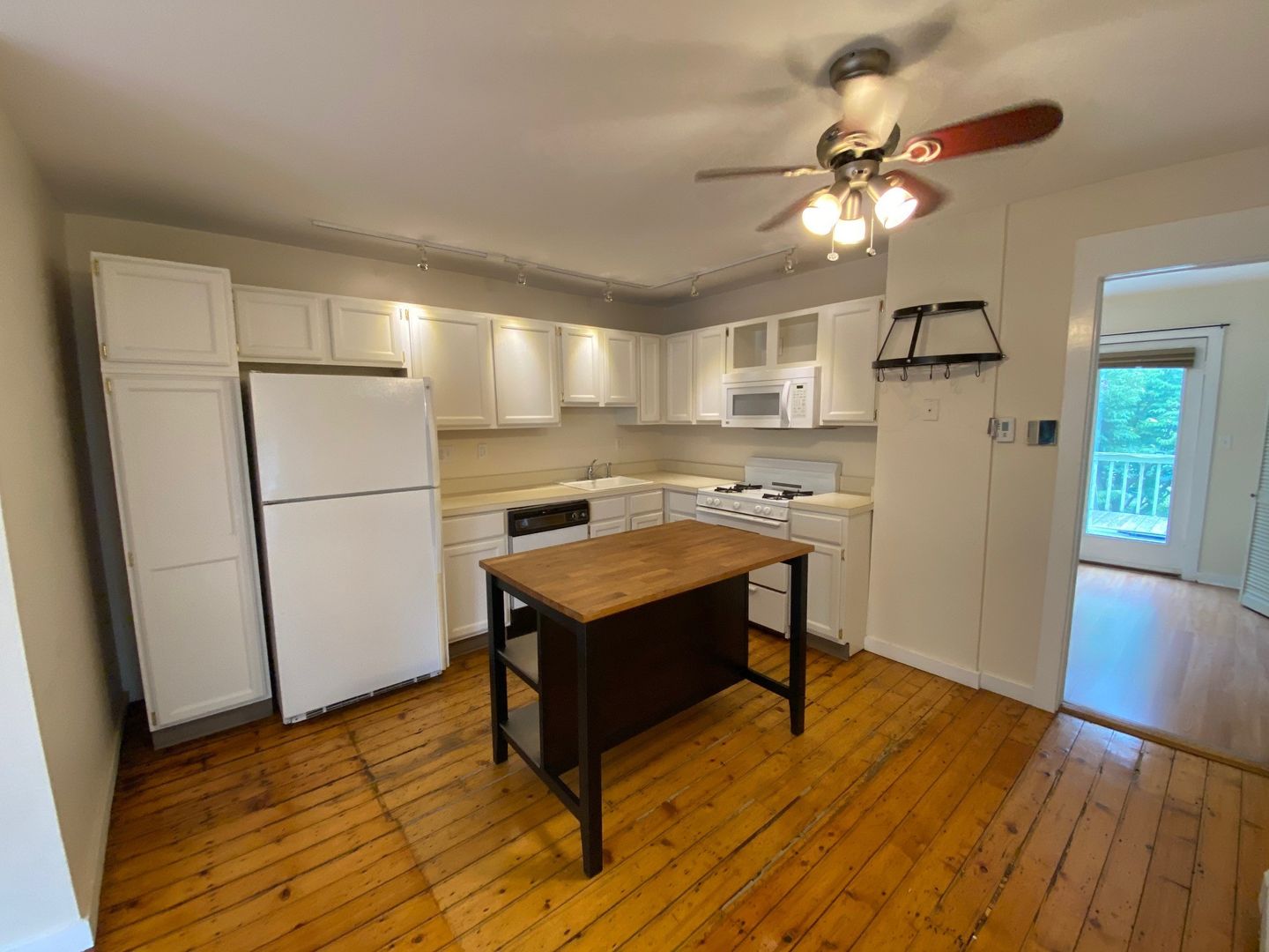 New Haven Apartment: 72 Mechanic St.