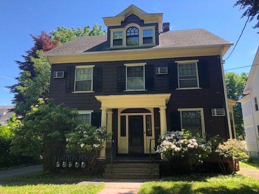 Nice 1BR in East Rock! Close to SOM! Deck, yard and parking! – photo 1