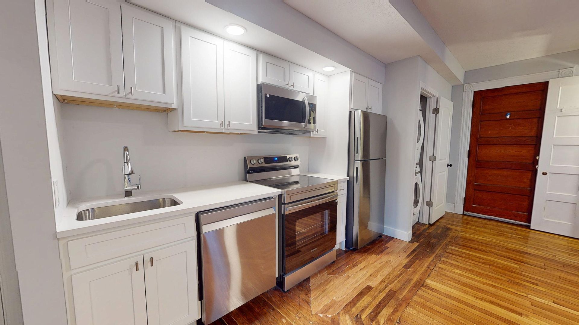 New Haven Apartment: 140 Cottage St