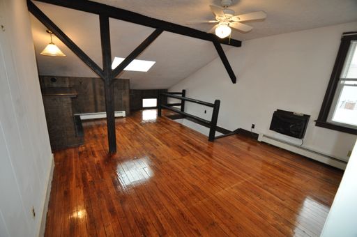 1 MONTH FREE Cozy 2BR in East Rock! Off street parking! Electric car charger! Pets Okay! – photo 1