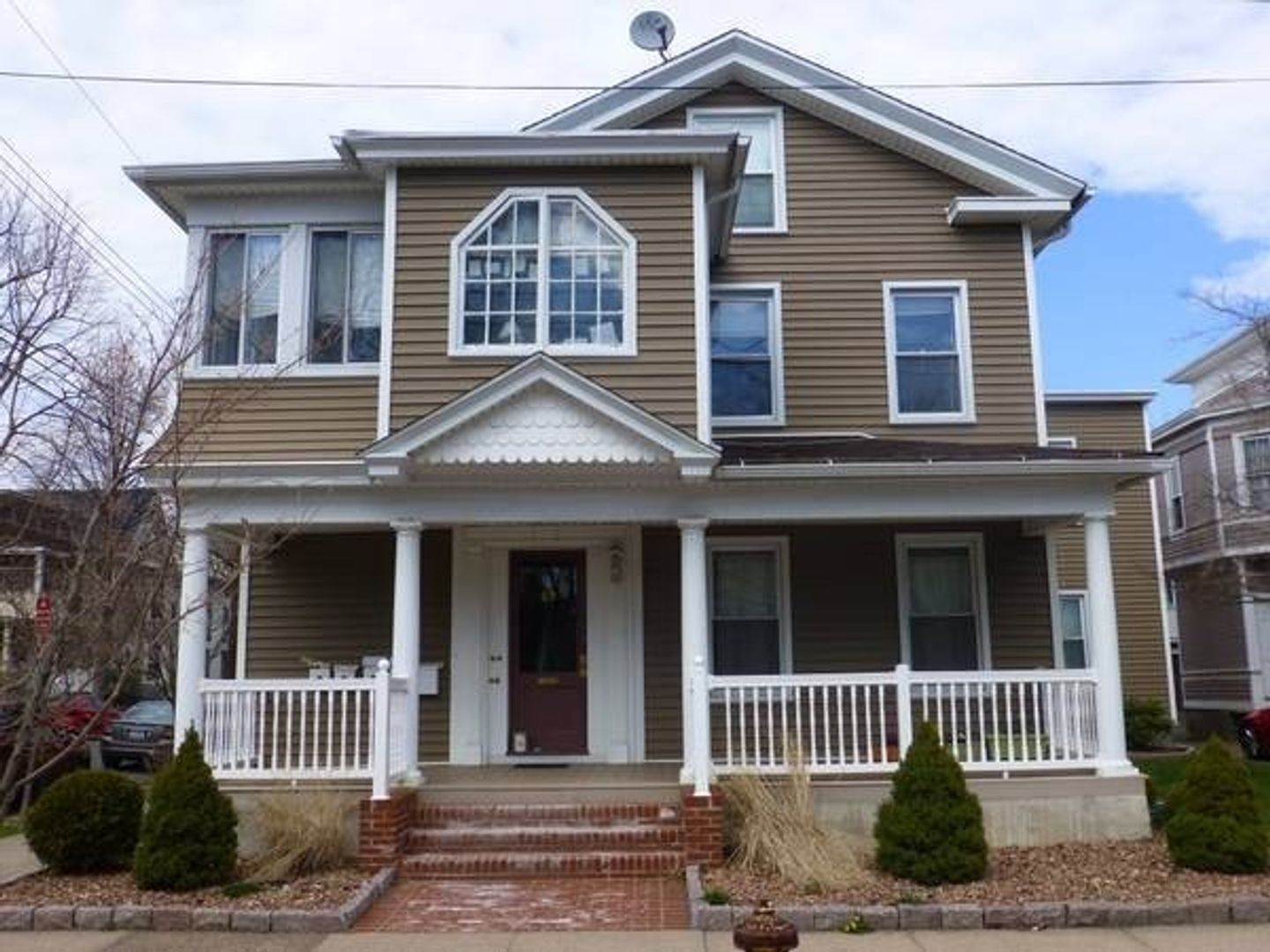 New Haven Apartment: 69 Clark St.