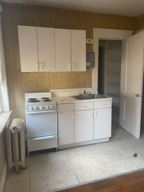 1 MONTH | Studio in East Rock with heat & hw inc! PETS OKAY! – photo 1