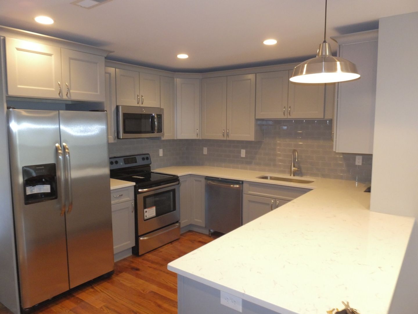 New Haven Apartment: 239 Saint John St.