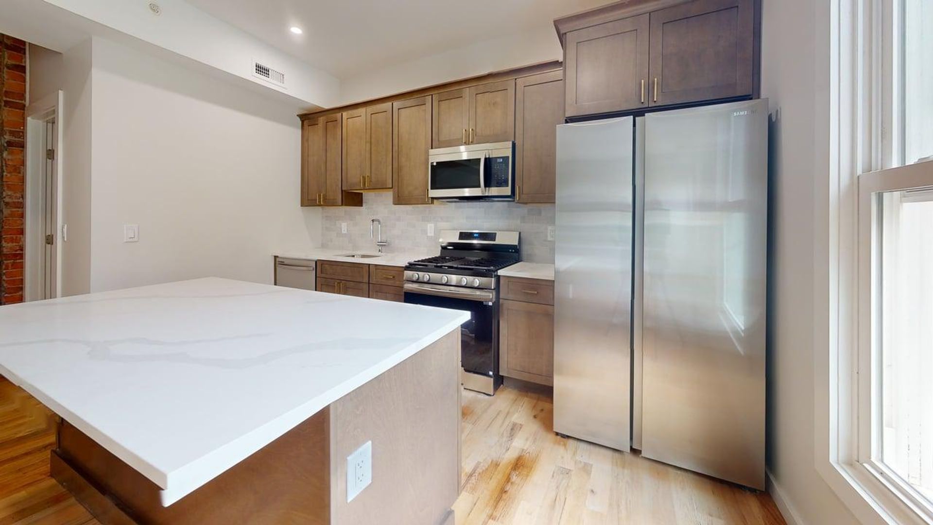 New Haven Apartment: 708 Orange Street