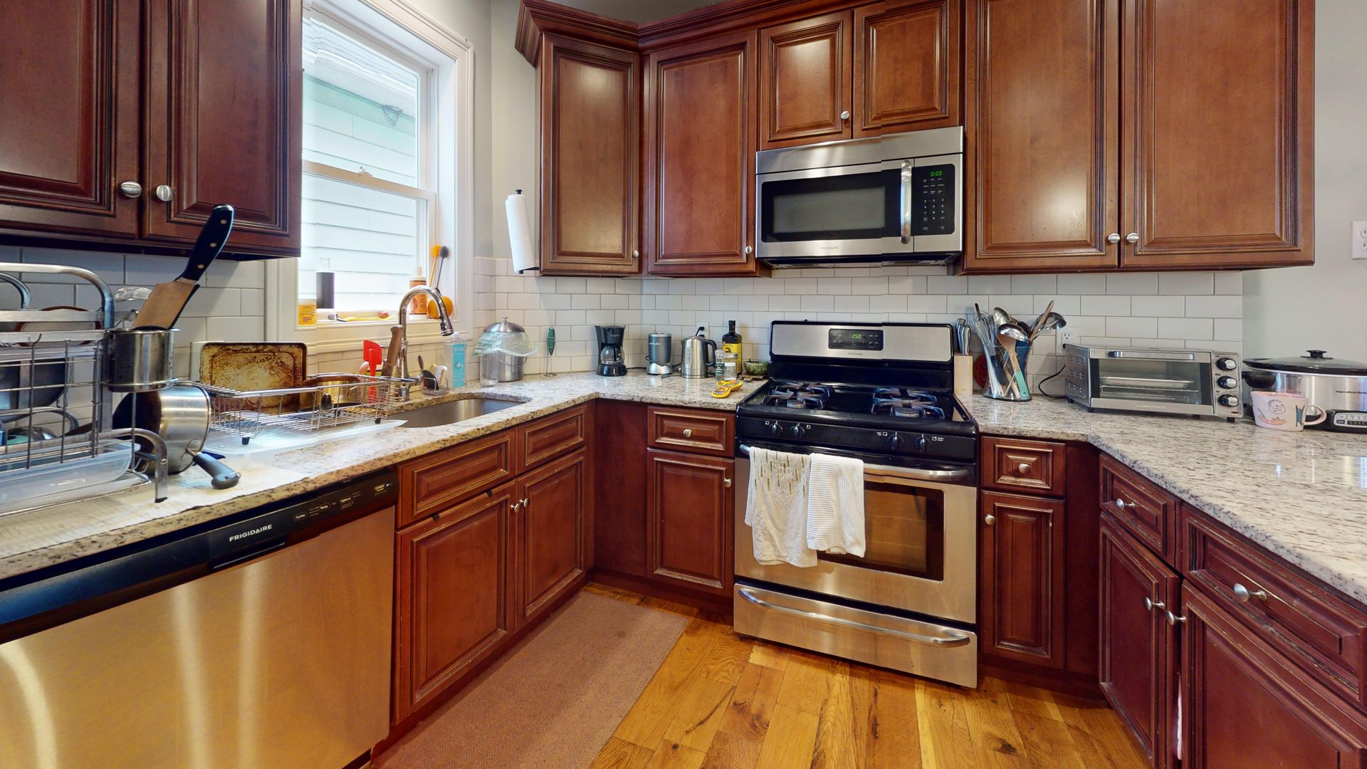 New Haven Apartment: 63 Mechanic St.