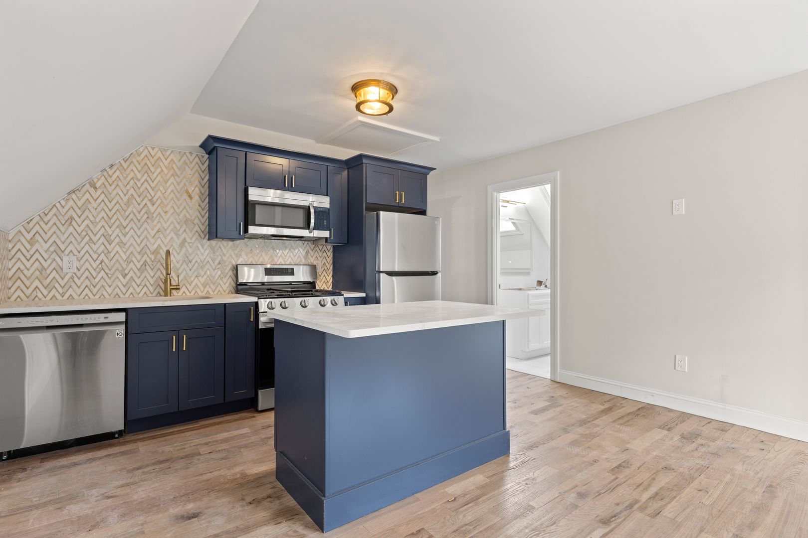 New Haven Apartment: 269 Humphrey St