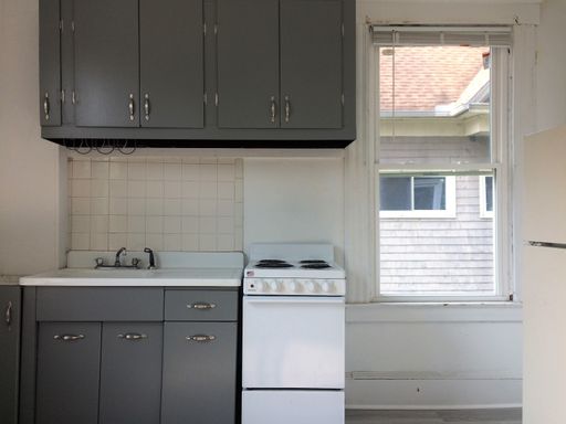 Bright studio apartment in the heart of East Rock! Heat and Hot water Inc! – photo 1