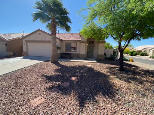 Close to community amenities! – photo 1