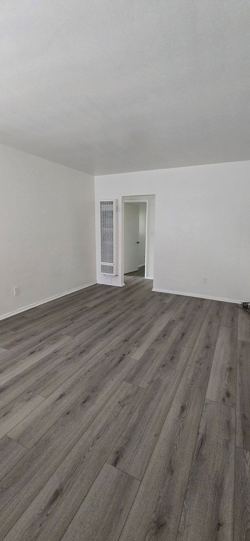 Redlands Apartment: 901-905 E High Ave