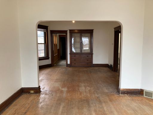Listing photo thumbnail