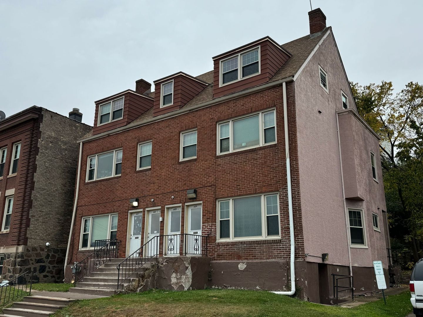 Duluth Apartment: 607-609 E 1st St