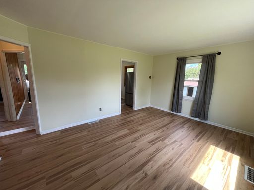 Listing photo thumbnail