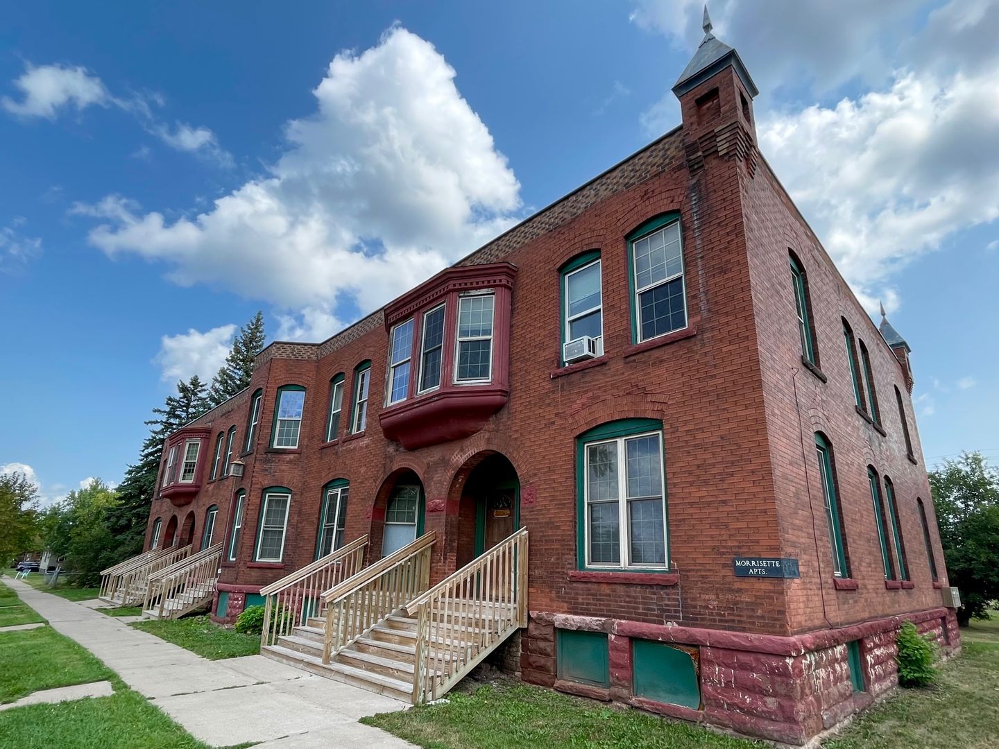 Superior Apartment: 1222-1230 Hughitt Ave