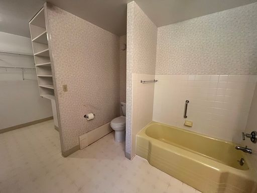 Listing photo thumbnail