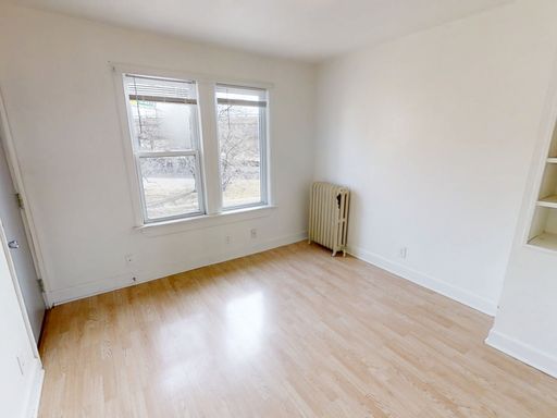 Listing photo thumbnail