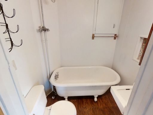 Listing photo thumbnail