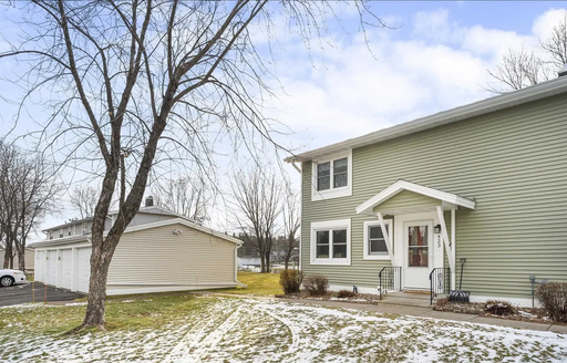 Listing photo thumbnail