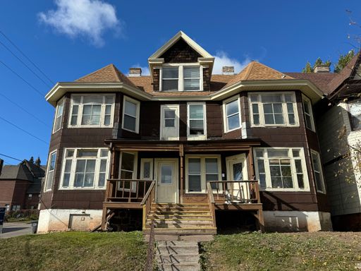 1901 E Superior St, Apt 4, Duluth, MN 55812