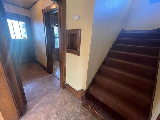 Listing photo thumbnail
