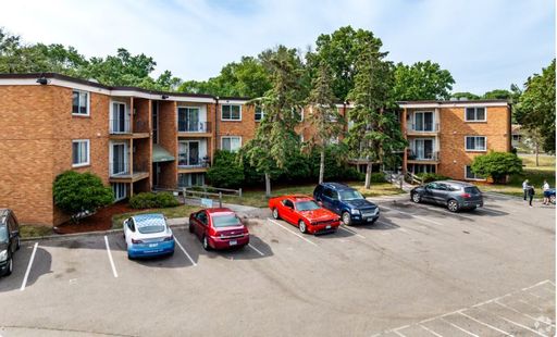 4028 37th Ave. N Unit 106, Robbinsdale, MN 55422