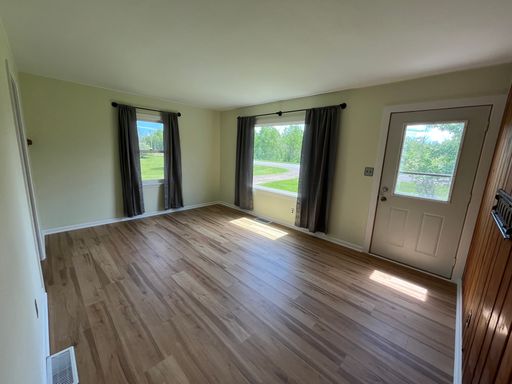 Listing photo thumbnail