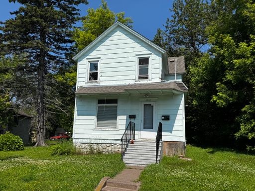 2409 W 9th St - Apt 1, Duluth, MN 55806