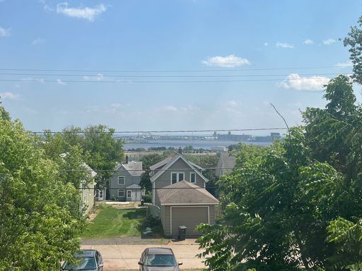 Listing photo thumbnail