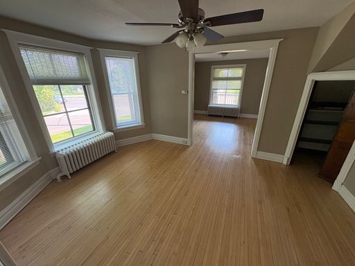 Listing photo thumbnail