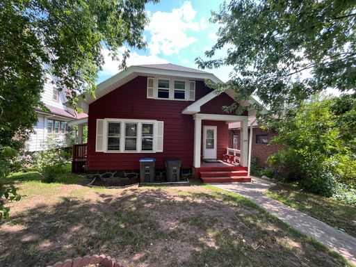 2214 W 5th St, Duluth, MN 55806