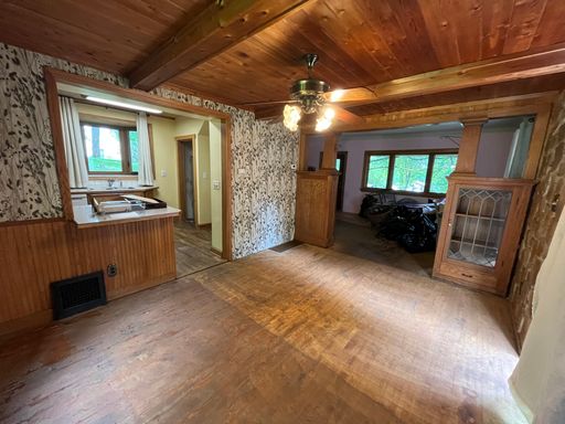 Listing photo thumbnail