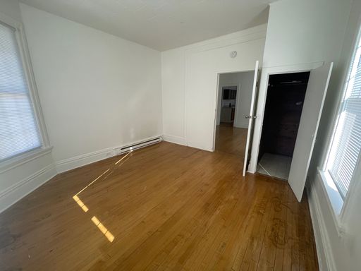 Listing photo thumbnail