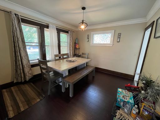 Listing photo thumbnail