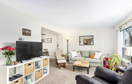 Listing photo thumbnail