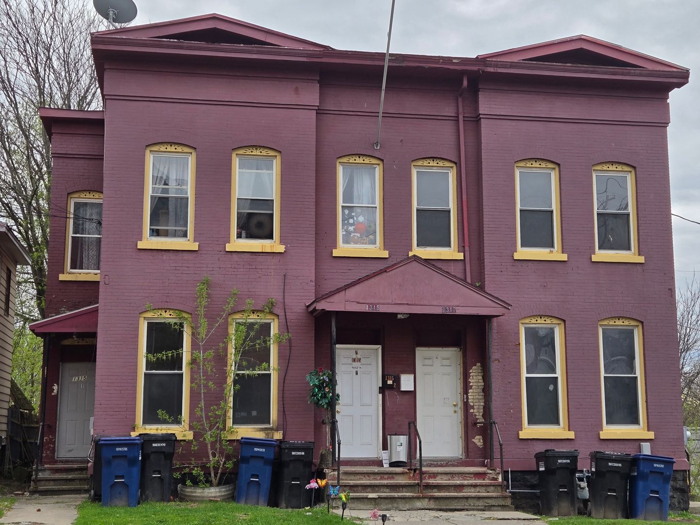 Syracuse Apartment: 1315-17 N Salina St