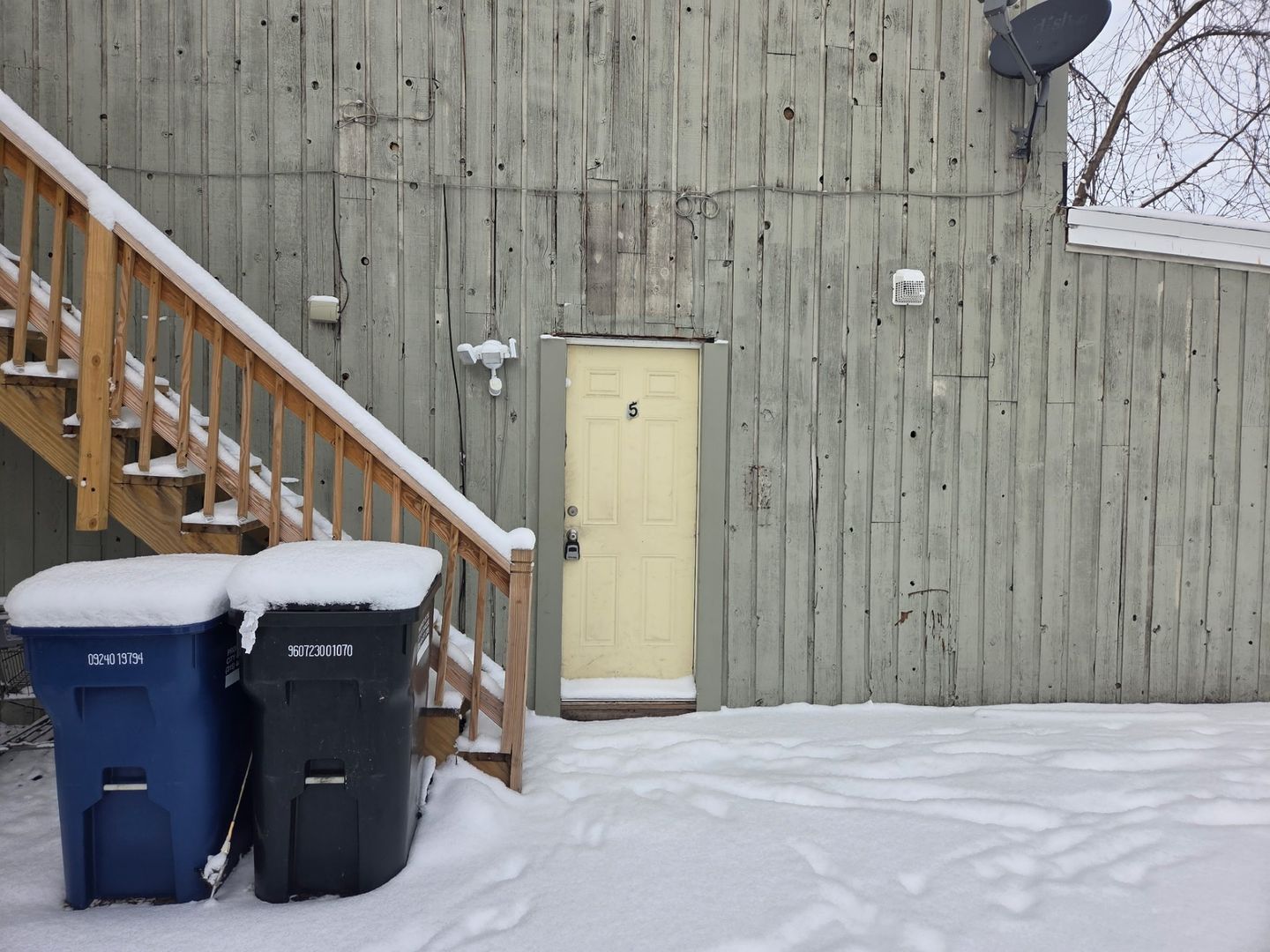 Syracuse Apartment: 801 E Division St.