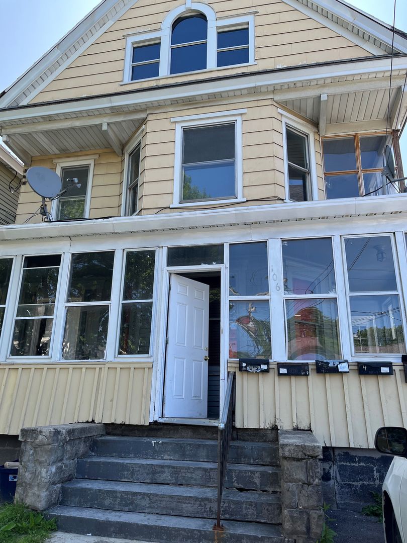 Syracuse Apartment: 106 Pond St.