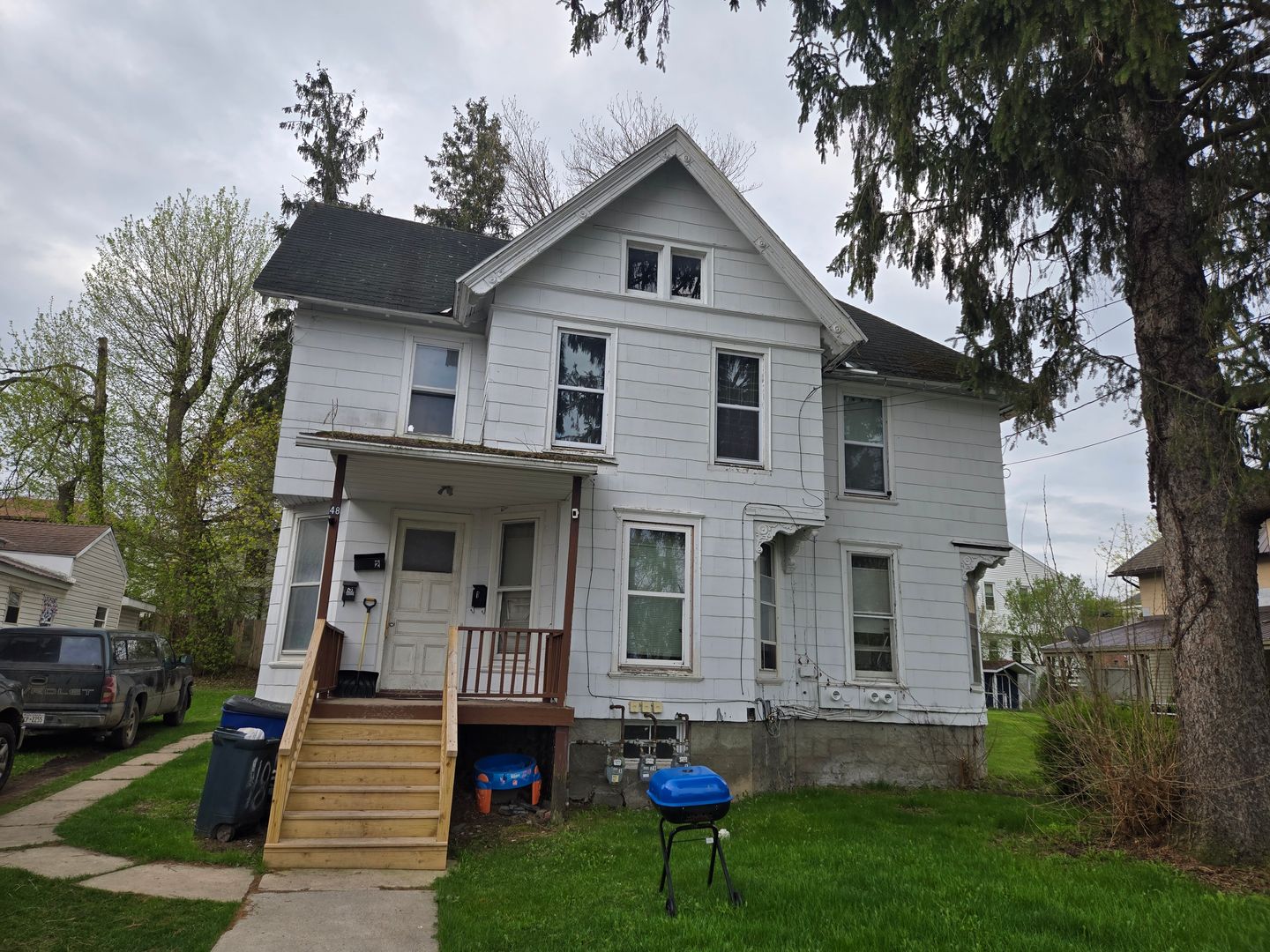 Auburn Apartment: 48 Clark St
