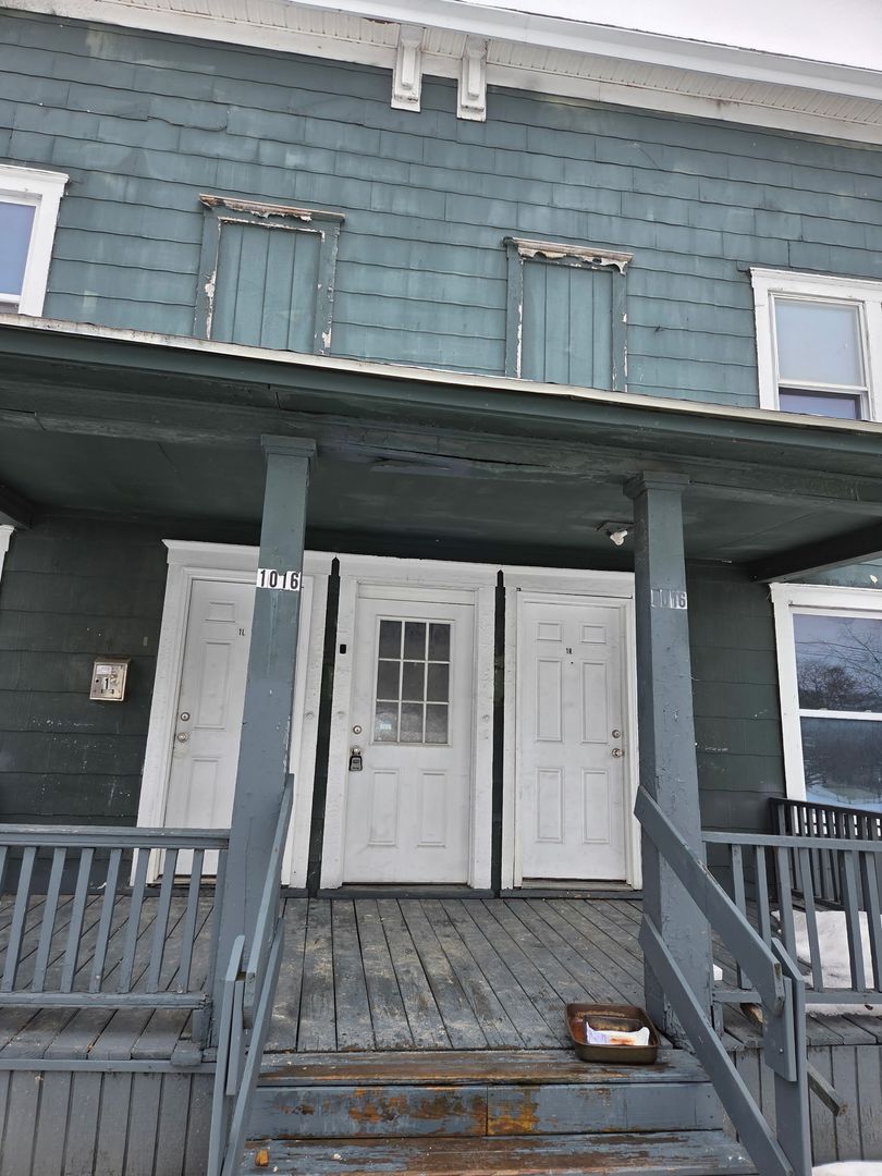 Syracuse Apartment: 1014-1016 Hawley Ave