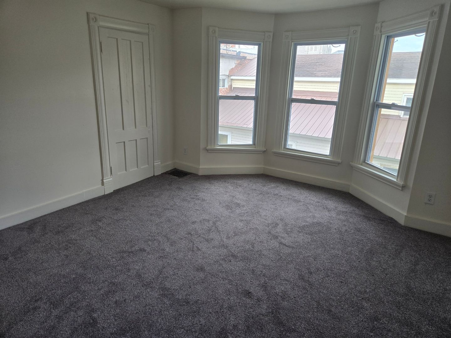 Auburn Apartment: 48 Clark St