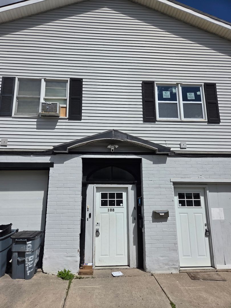 East Syracuse Apartment: 108 Ball St