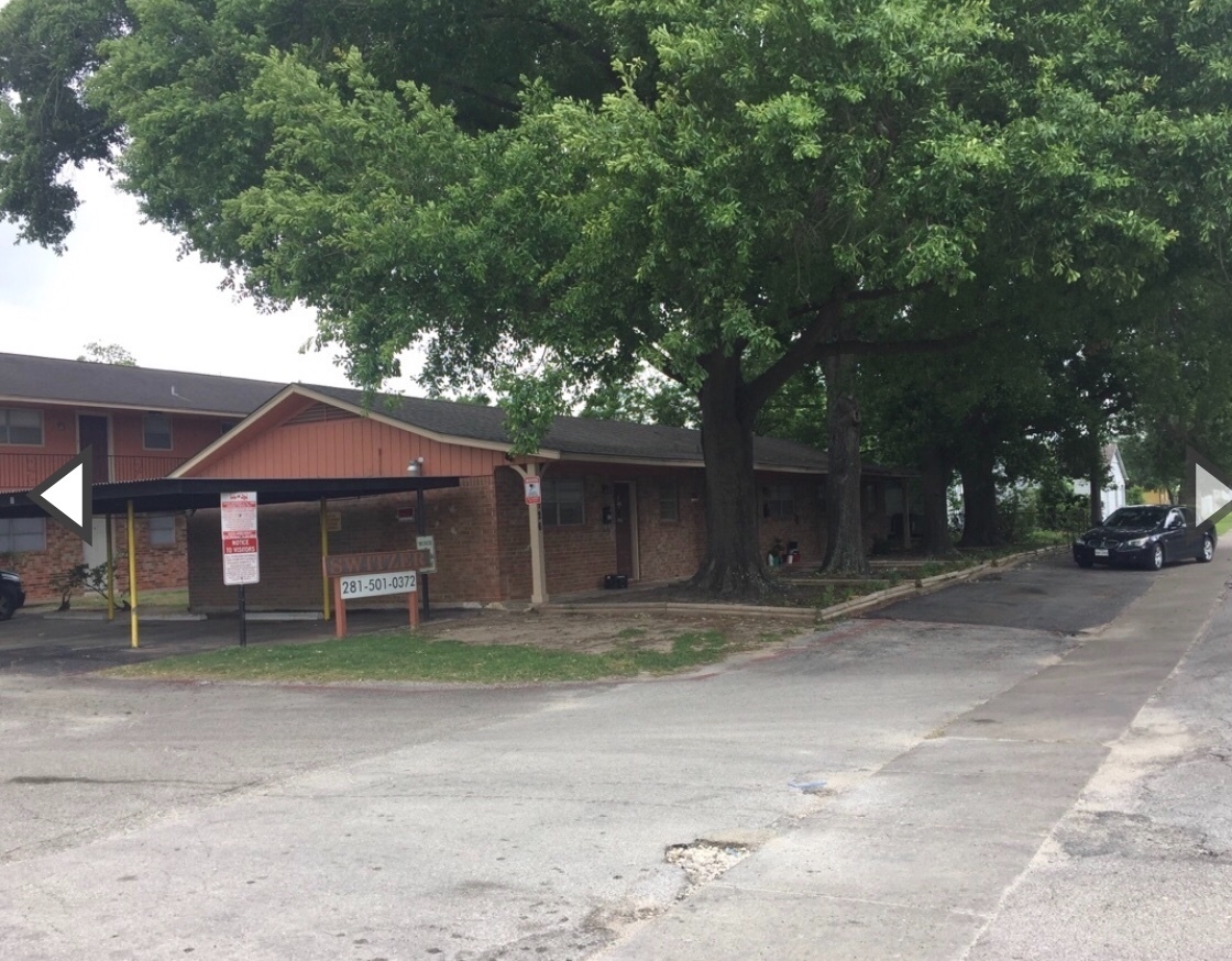 Houston Apartment: 1726 Switzer