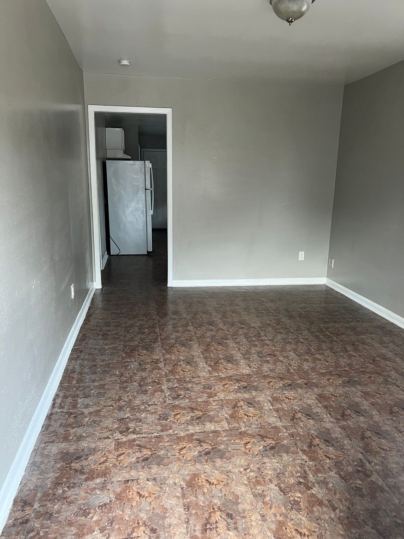 Houston Apartment: 447 East Whitney St