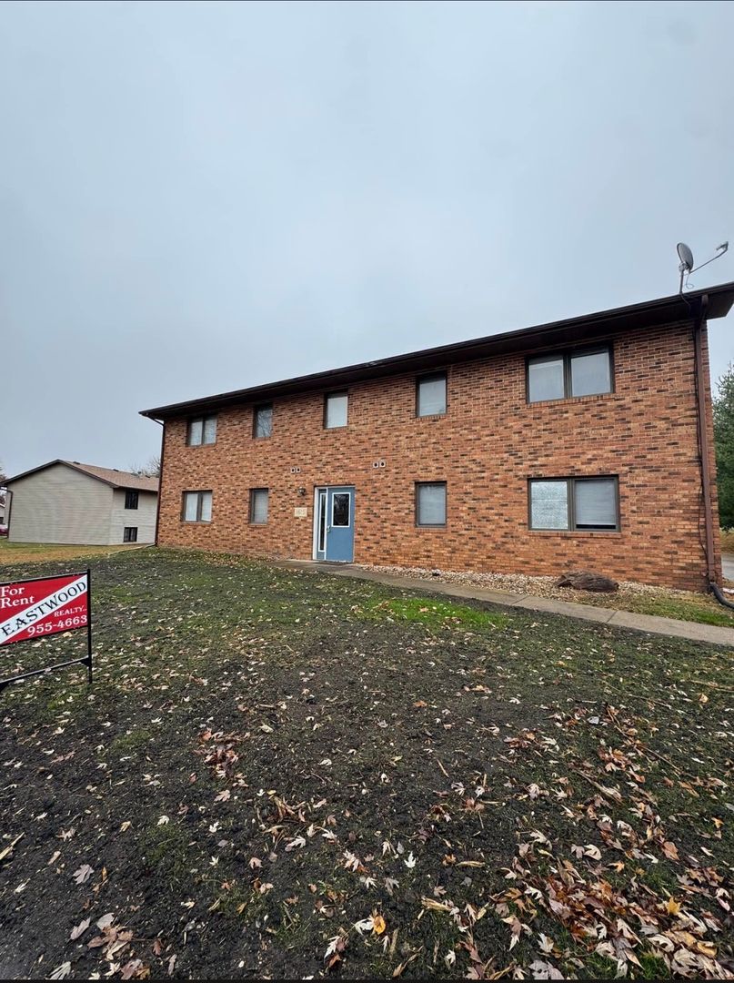 Fort Dodge Apartment: 1615 Knollcrest Dr