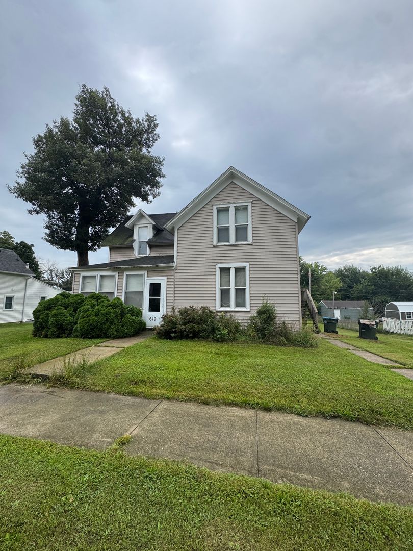Fort Dodge Apartment: 619 12th Ave N