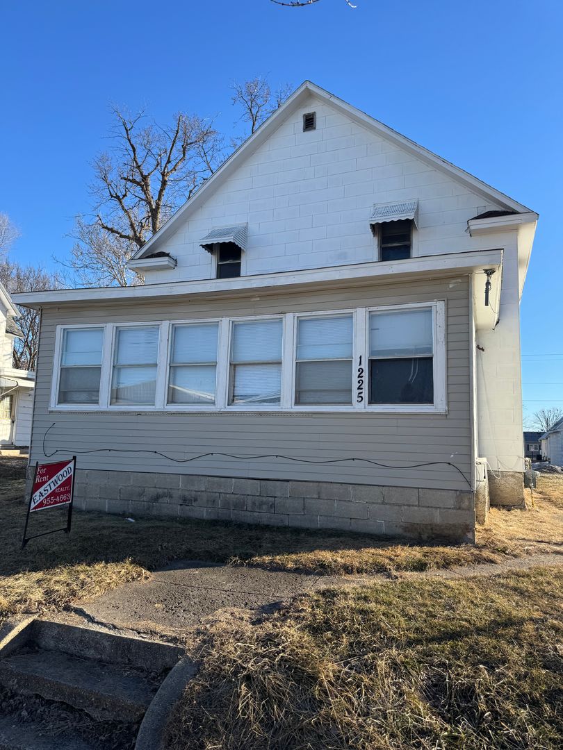 Fort Dodge Apartment: 1225.5 South 22nd Street